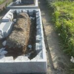 養老町墓地　新しい墓石の建立　③間知石設置